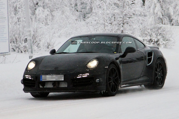 Porsche 911 Turbo ������� �� ����� ������